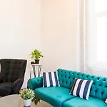 By Galata- Historical And Modern Apartment