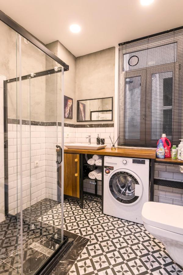 By Galata- Historical And Modern Appartamento *